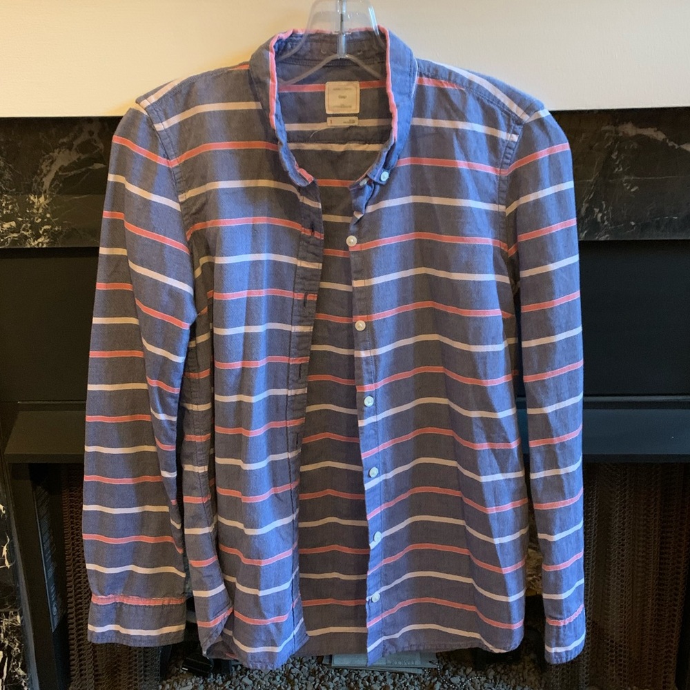 Gap Fitted Boyfriend Button Down Shirt
